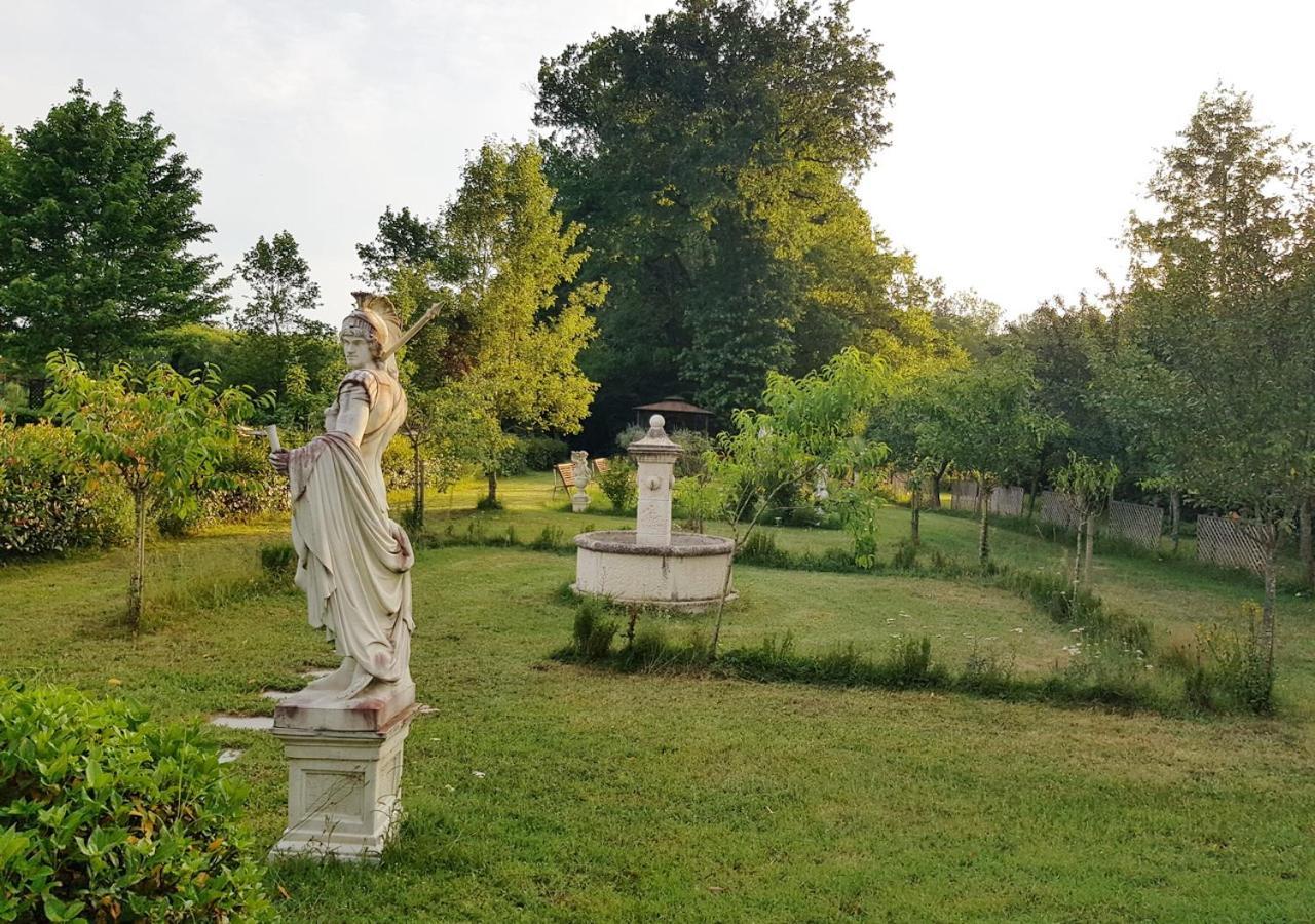 Chateau Des Perichons Poncins Exterior foto